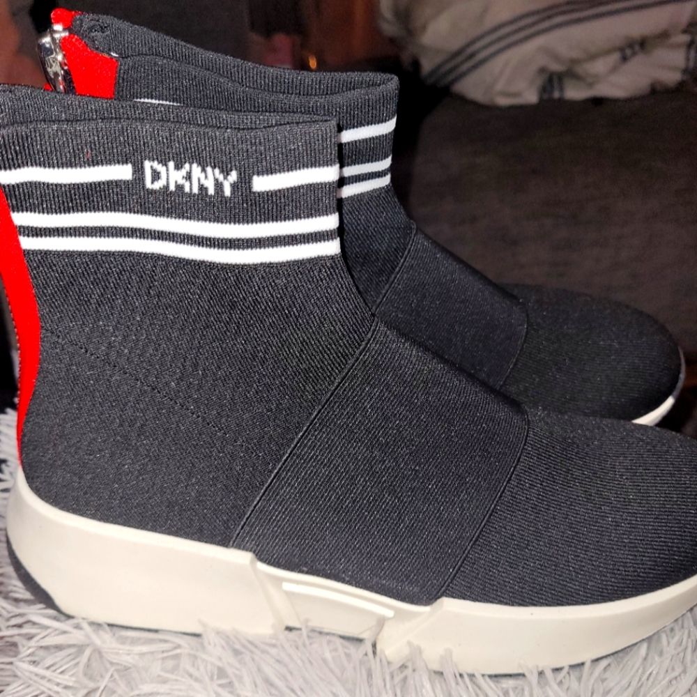 DKNY SHOES